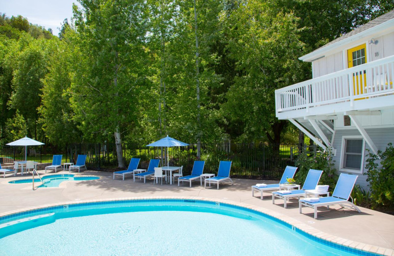 Pool at Lithia Springs Country Inn.