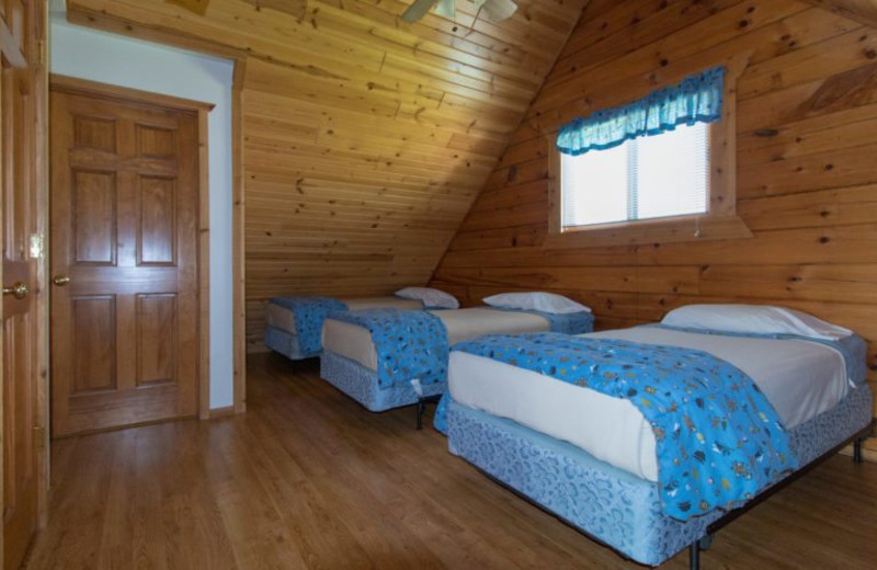 Guest bedroom at Warrens Lodging.