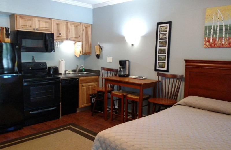 Guest room at The Lodge at Lincoln Station.