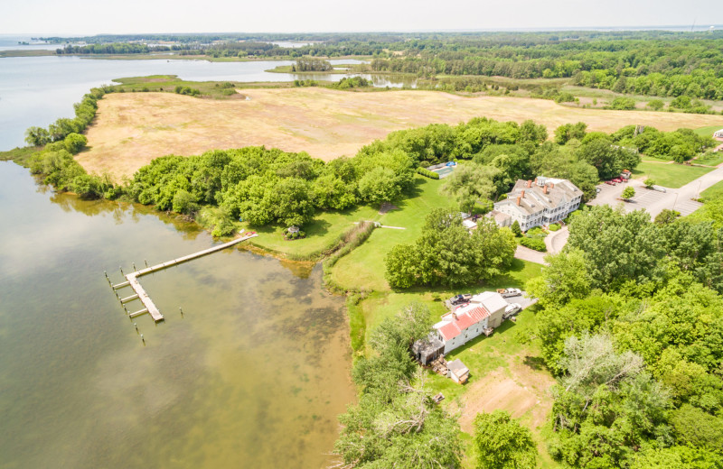 Aerial view of Kent Manor Inn.