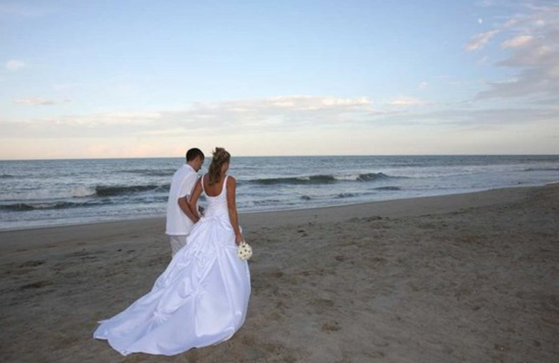 Wedding on the beach at Hampton Inn & Suites Outer Banks/Corolla.