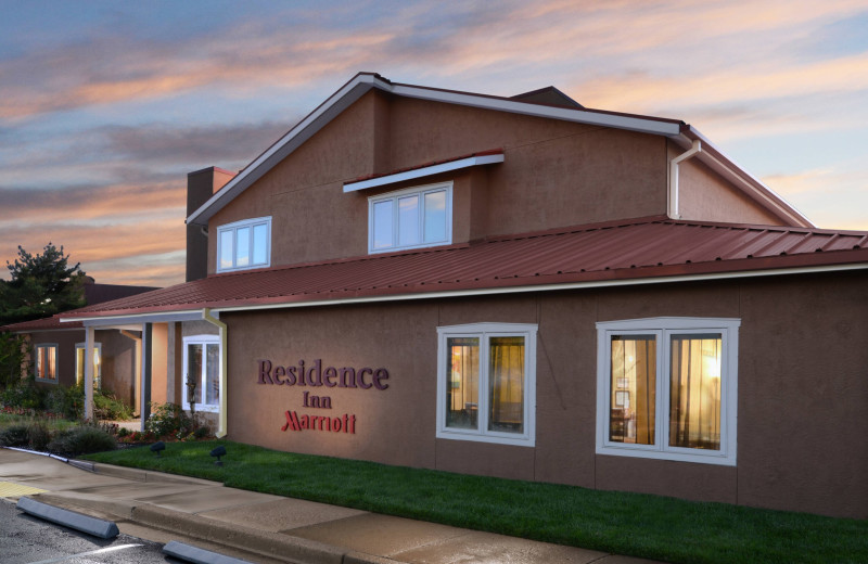 Exterior view of Marriott Residence Inn Santa Fe.