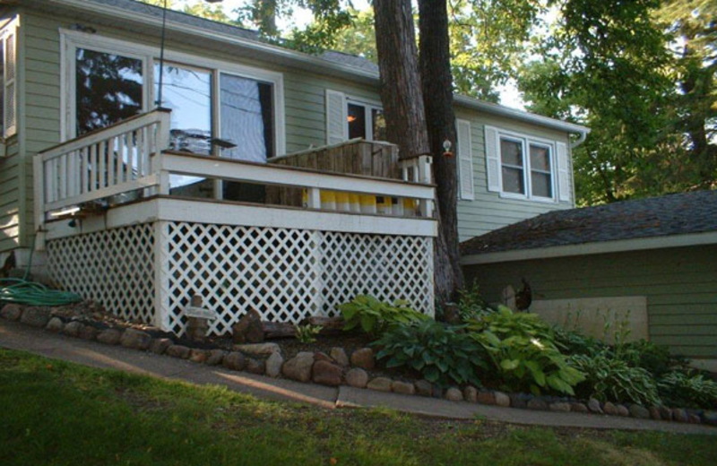 Cottage exterior at Bonnie Beach Resort.