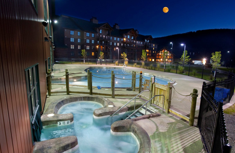 Outdoor pool at Hope Lake Lodge & Indoor Waterpark.