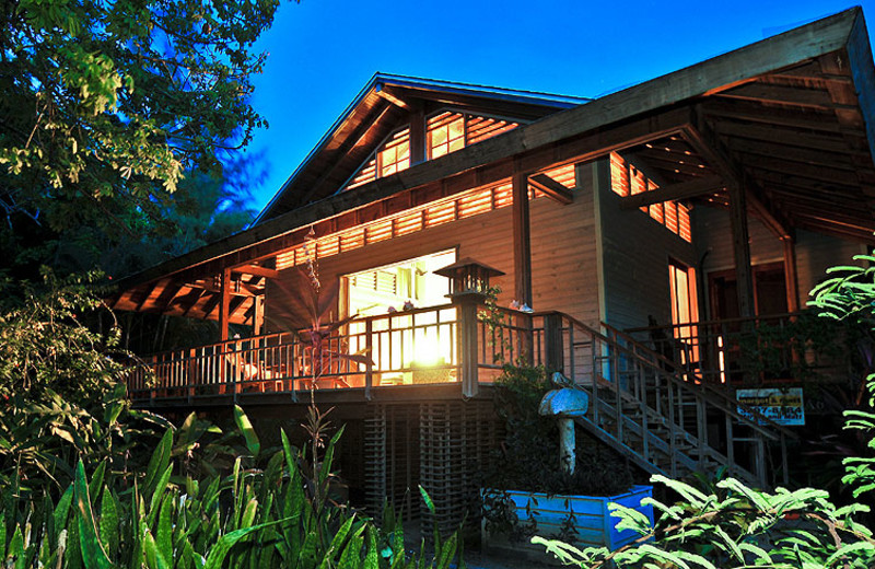 Exterior view of Palmetto Bay Plantation.