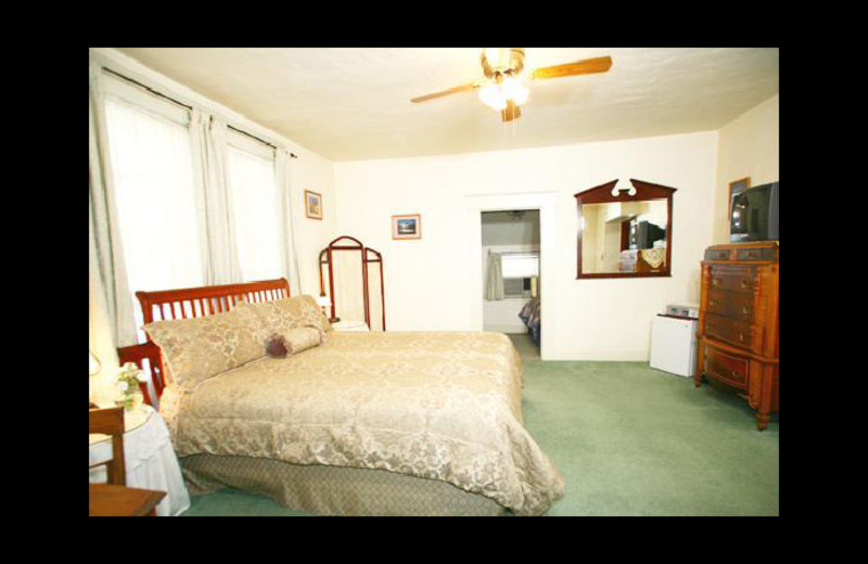 Guest room at Aspen Inn Bed & Breakfast.