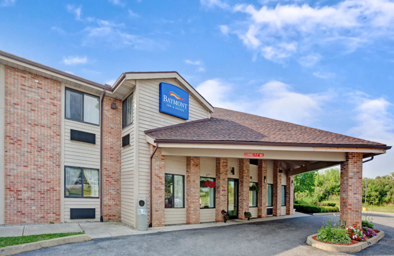 Exterior view of Baymont Inn and Suites Monroe.