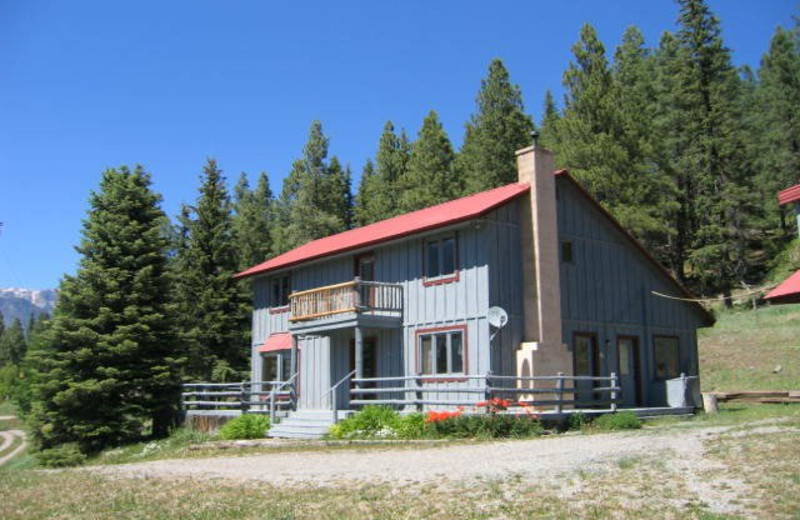 Cabin exterior at Eagles Nest Cabins.