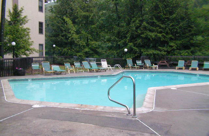 Outdoor pool at Loon Reservation Service.