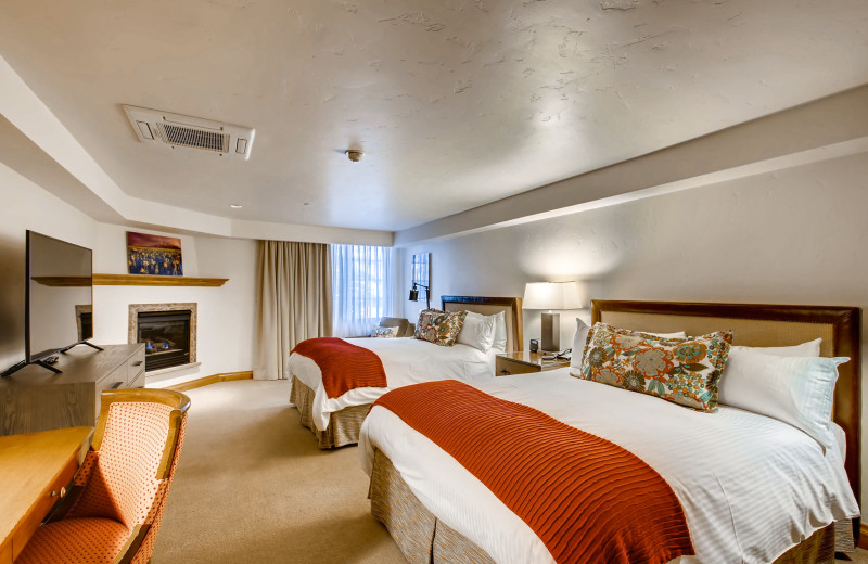 Guest bedroom at Vail Mountain Lodge & Spa.