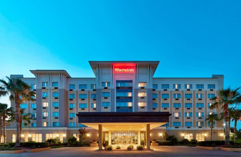 Exterior view of Sheraton Jacksonville Hotel.