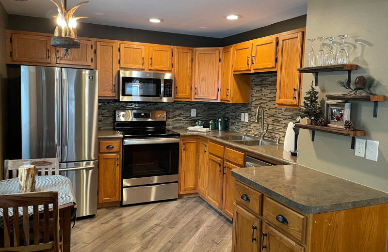 Guest kitchen at Aspen Winds.