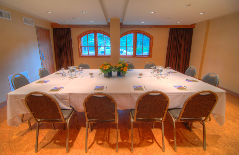 Meetings at Banff Caribou Lodge & Spa.