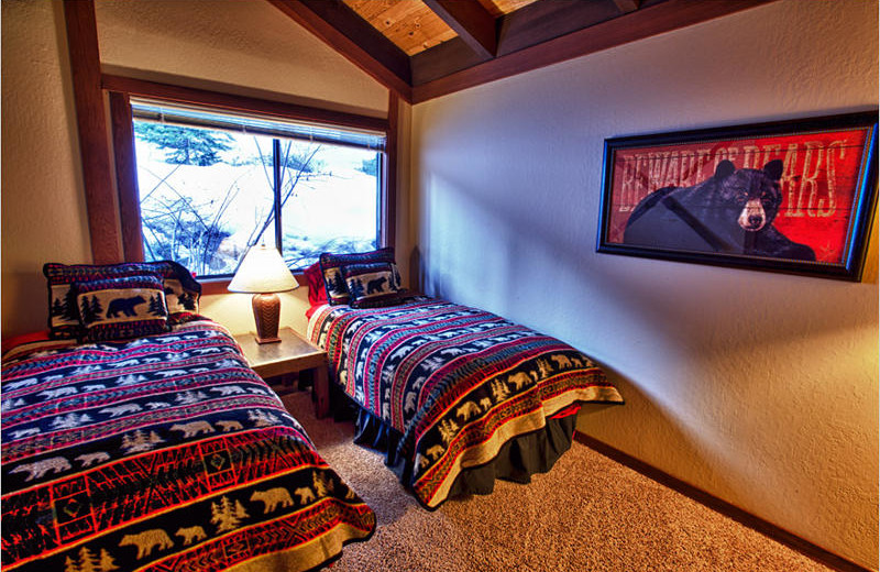 Guest bedroom at Chinquapin.