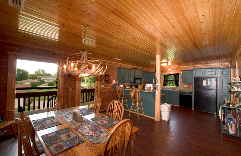 Cottage kitchen and dining at Norfork Resort & Trout Dock.