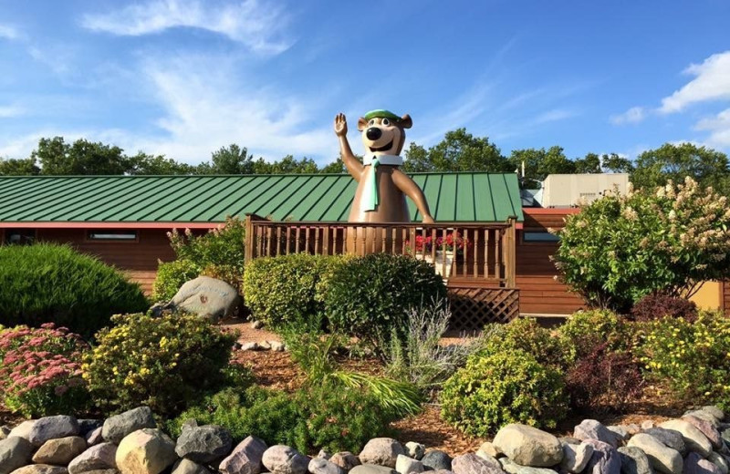 Exterior view of Yogi Bear's Jellystone Park Warrens.