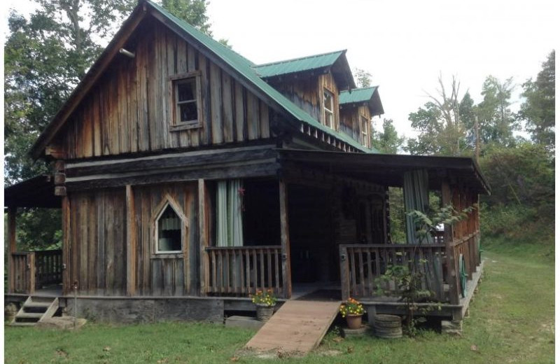 Cabin exterior at Red River Gorge Cabin Company.