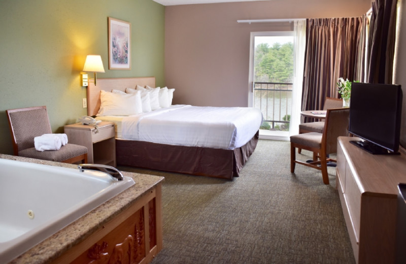 Guest room at Cliffside Resort.