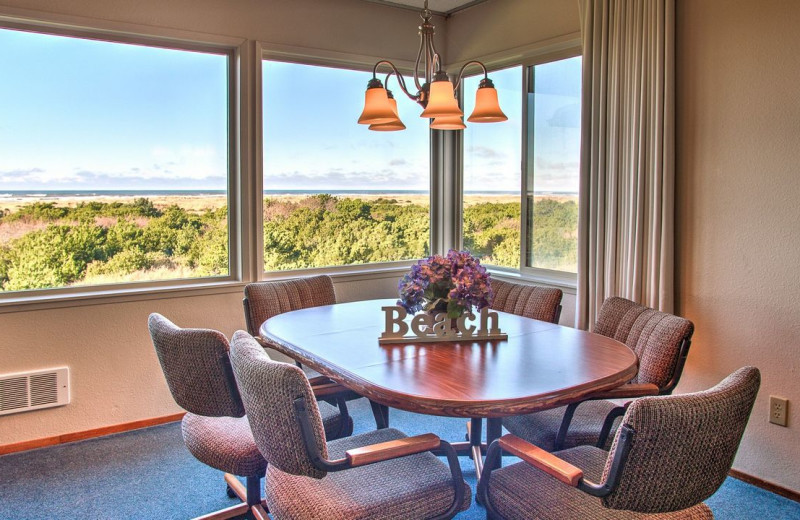 Guest dining room at Canterbury Inn.