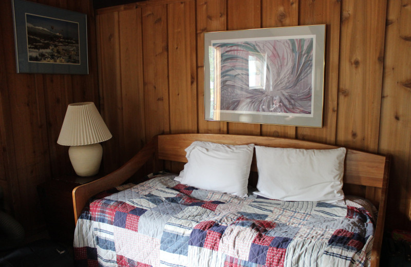 Guest room at Georgetown Mountain Inn.