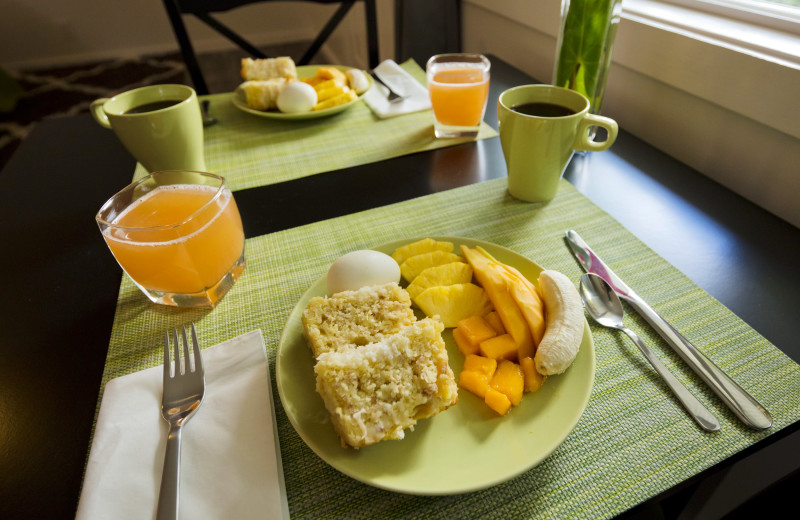 Breakfast at Hale 'Ohu Bed & Breakfast.