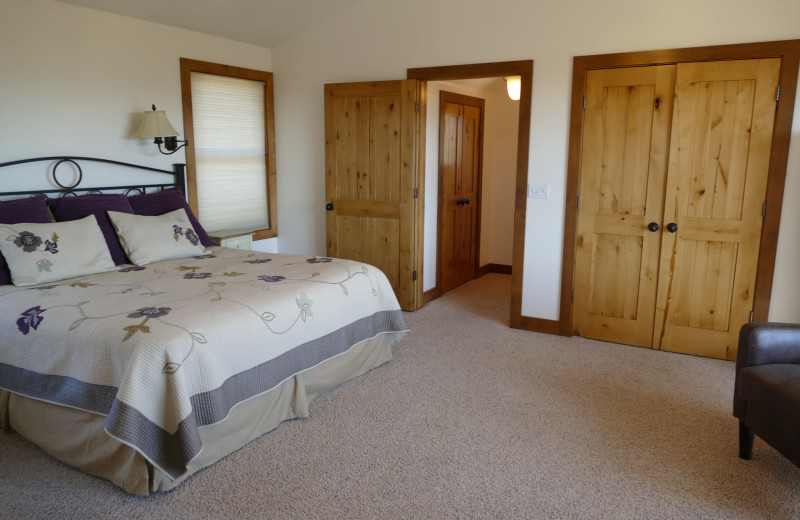 Guest room at Stone Canyon Inn.