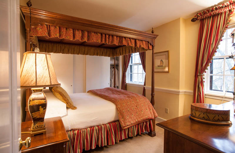 Suite bedroom at Geneva On The Lake.