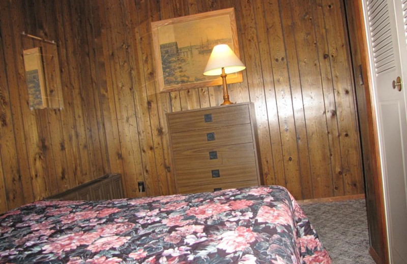 Cottage bedroom at The Depe Dene Resort.