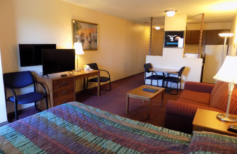 Guest room at Chautauqua Lodge.