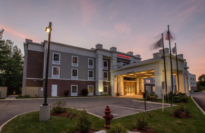 Exterior view of Hampton Inn 