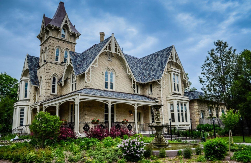 Exterior view of Elm Hurst Inn & Spa.