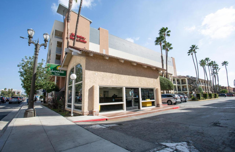 Exterior view of Vagabond Inn Glendale.