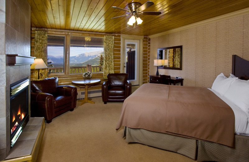 Guest room at Overlander Mountain Lodge.