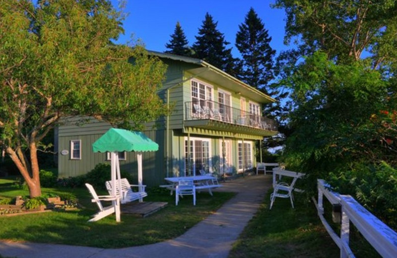 Exterior view of Michillinda Beach Lodge.