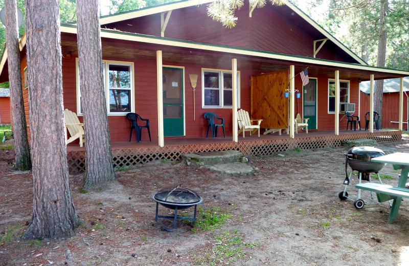 Exterior view of Anderson's Starlight Bay Resort.