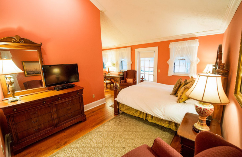 Guest bedroom at Balance Rock Inn.