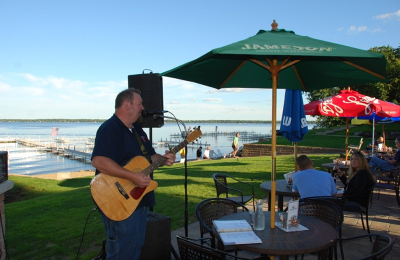 Live music at Quarterdeck Resort.