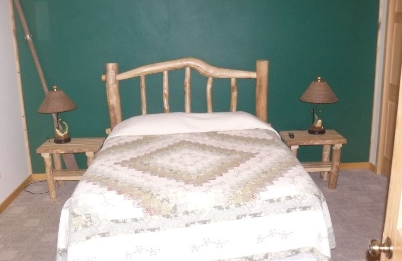Rental bedroom at Sand County Service Company - Bluff View.