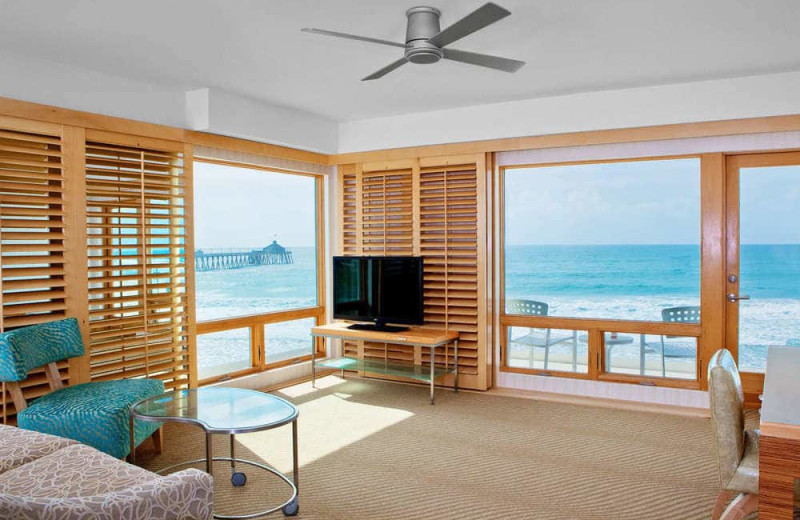 Guest room at Pier South Resort.