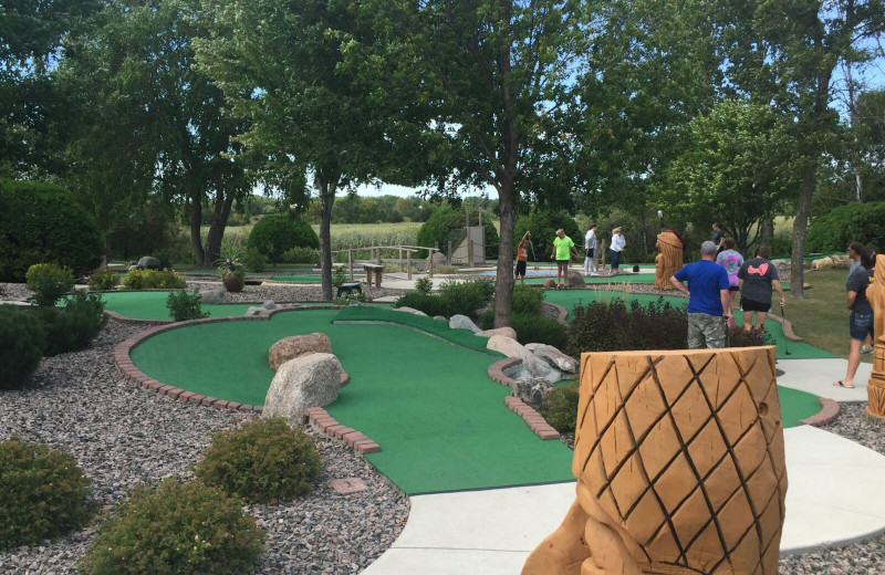 Mini golf near Spicer Green Lake Resort.