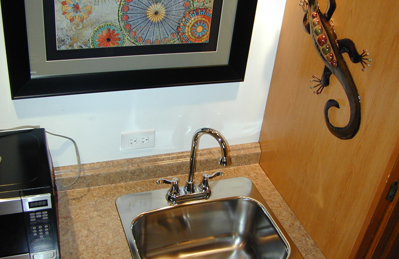 Guest sink at Miami Motel.