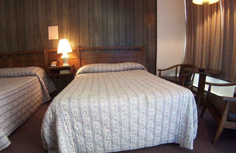 Guest room at Windjammer Motor Inn.