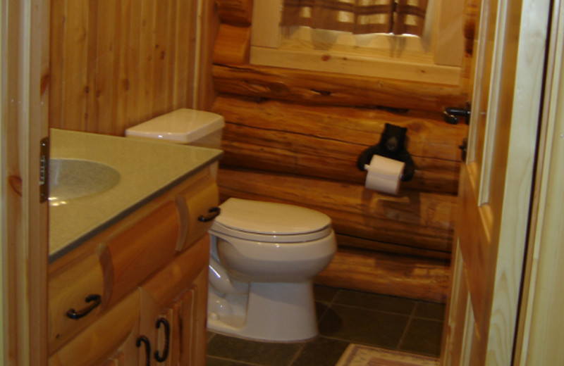 Cabin bathroom at Buckhorn on Caribou Lake.