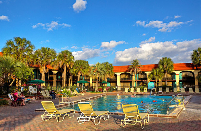 Outdoor pool at Maingate Lakeside Resort.