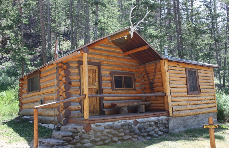 Cabin exterior at Absaroka Mountain Lodge.