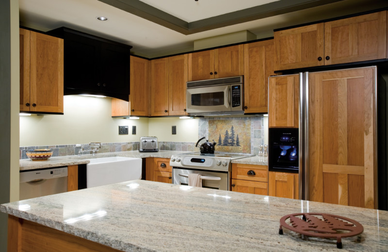 Guest kitchen at Tamarack Lodge.