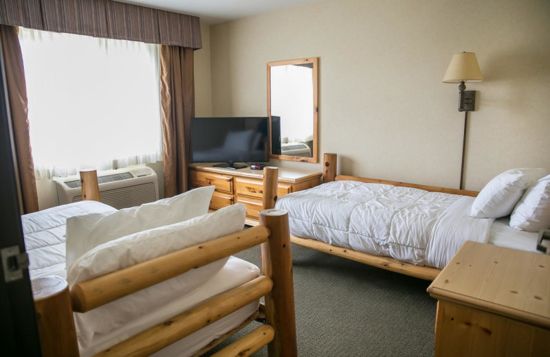 Guest room at Thumper Pond Golf Course & Resort.