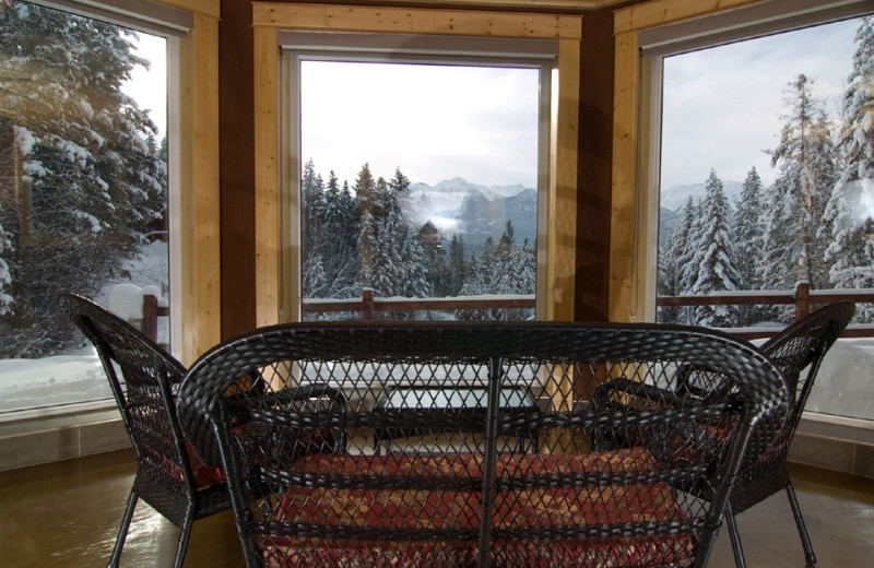 Rental patio at Cedar House Restaurant & Chalets.