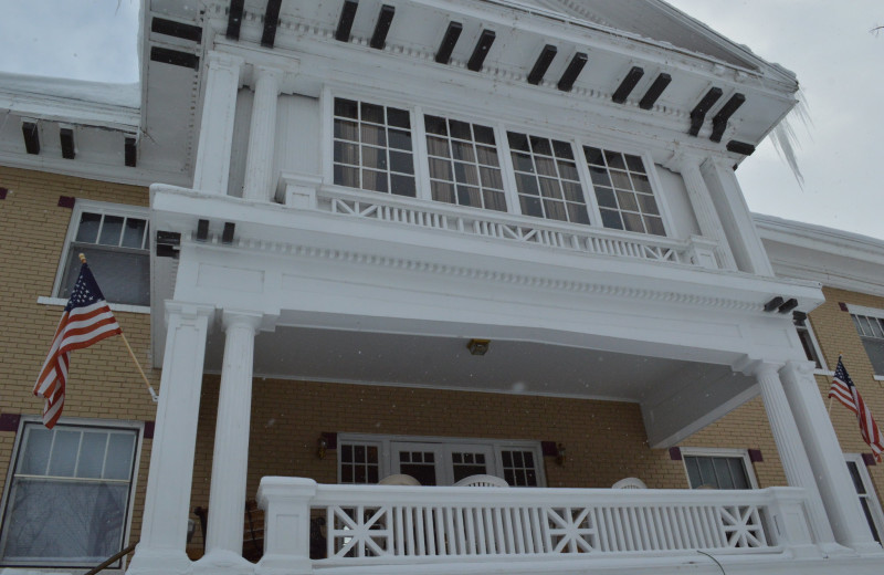 Exterior view of Riverside Hot Springs.