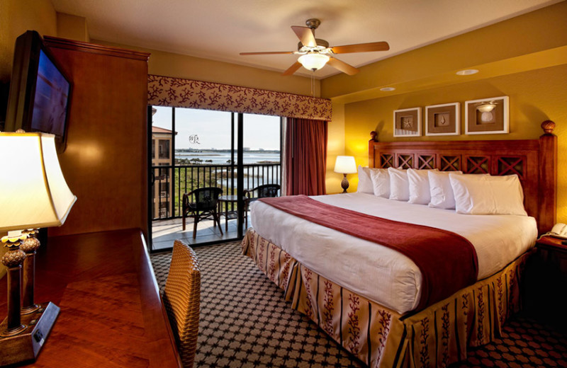 Guest bedroom at Westgate Lakes Resort & Spa.